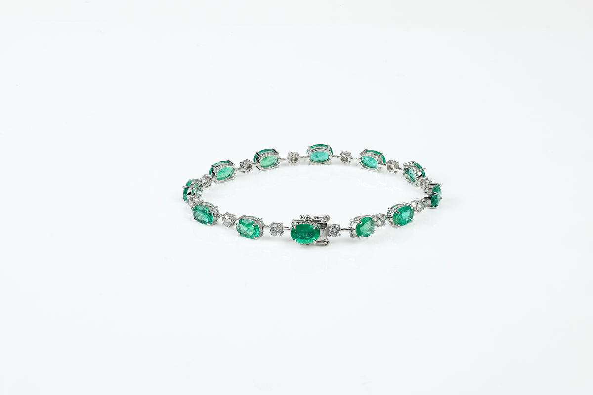 Pulseira Rivière Ovale Ouro Branco Esmeralda